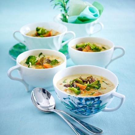 Currysuppe mit Gemüse und Rindfleisch Rezept Currysuppe mit Gemüse und Rindfleisch Rezept