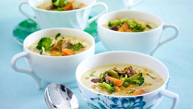 Currysuppe mit Gemüse und Rindfleisch Rezept - Foto: House of Food / Bauer Food Experts KG
