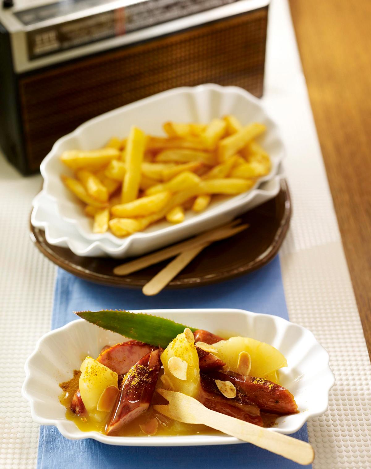 Currywurst mit Ananas-Soße Rezept