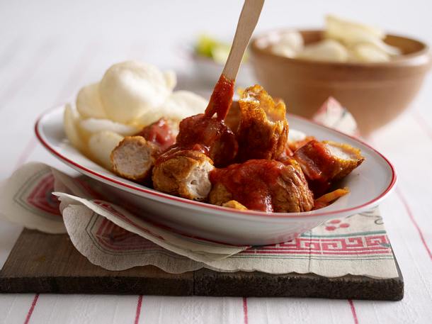Currywurst mit Krabbenchips Rezept