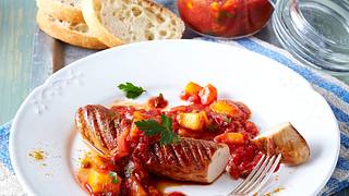 Currywurst mit Mango-Chutney Rezept - Foto: House of Food / Bauer Food Experts KG