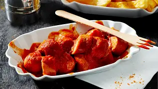 Currywurstsoße Rezept - Foto: LECKER @ Bauer Media Group Currywurstsoße Rezept - Foto: LECKER @ Bauer Media Group