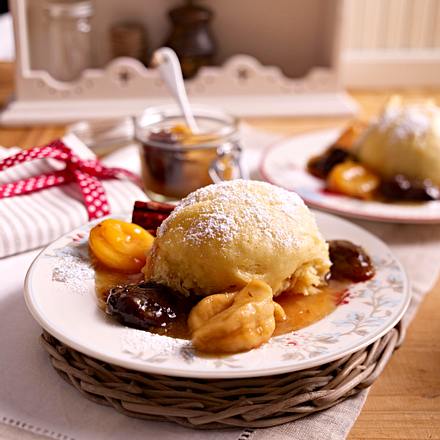 Dampfnudeln mit Backobst-Kompott Rezept