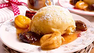 Dampfnudeln mit Backobstkompott Rezept - Foto: LECKER @ Bauer Media Group Dampfnudeln mit Backobstkompott Rezept - Foto: LECKER @ Bauer Media Group