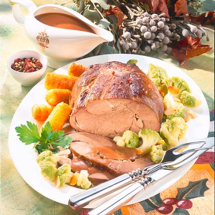 Damwildkeule mit grünem Blumenkohl Rezept Damwildkeule mit grünem Blumenkohl Rezept