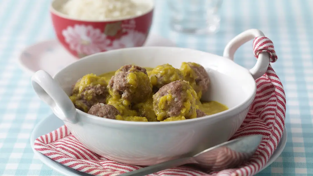 Dänische Fleischklöße in Currysoße (Zwergenküche) Rezept - Foto: LECKER @ Bauer Media Group Dänische Fleischklöße in Currysoße (Zwergenküche) Rezept - Foto: LECKER @ Bauer Media Group