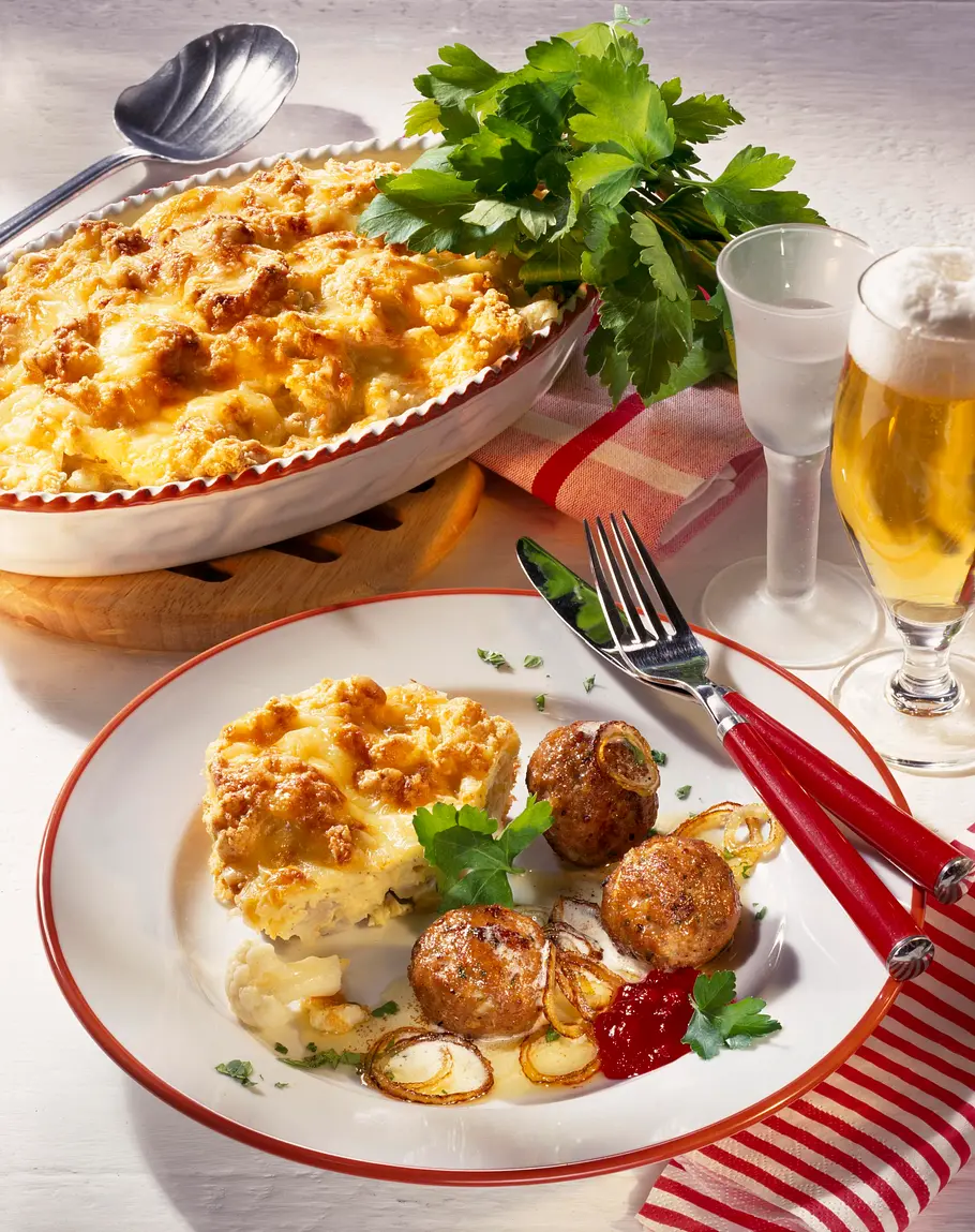Dänische Hackbällchen mit Blumenkohlauflauf Rezept Dänische Hackbällchen mit Blumenkohlauflauf Rezept