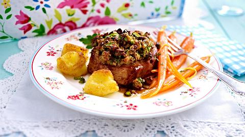 Das neckische Nacken-Pistazien-Kotelettchen Rezept - Foto: House of Food / Bauer Food Experts KG