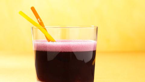 Dattel-Heidelbeershake mit Leinsamen Rezept - Foto: House of Food / Bauer Food Experts KG