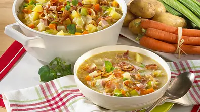 Deftige Kartoffelsuppe Rezept - Foto: LECKER @ Bauer Media Group Deftige Kartoffelsuppe Rezept - Foto: LECKER @ Bauer Media Group