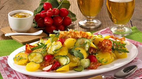 Deftiger Kartoffelsalat Rezept - Foto: House of Food / Bauer Food Experts KG