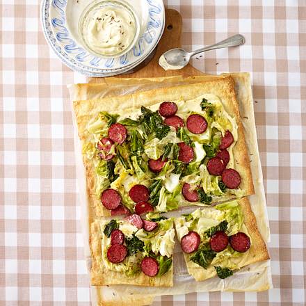 Deftiger Wirsing-Flammkuchen Rezept