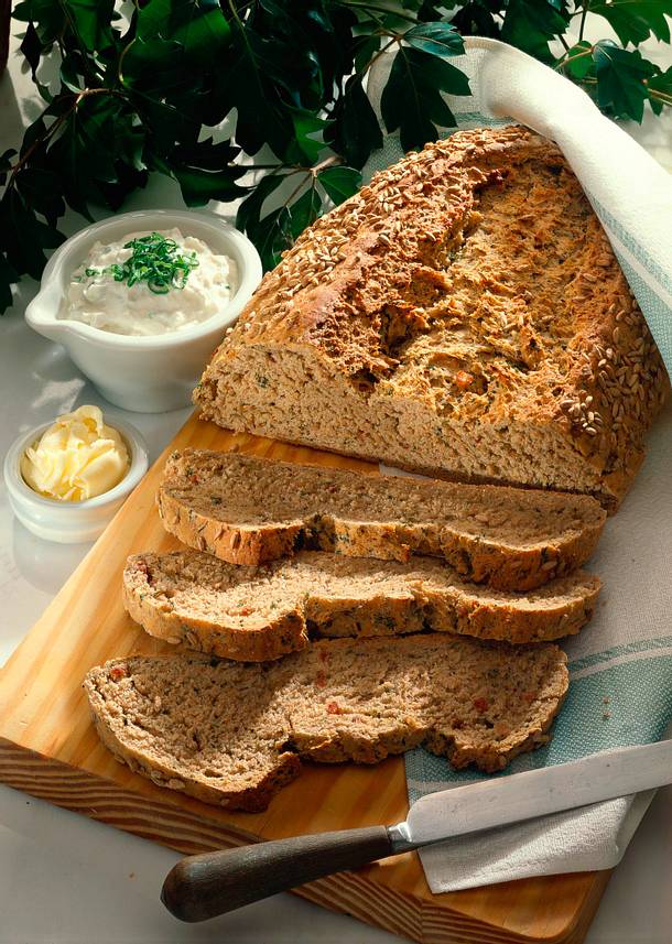 Deftiges Kräuterbrot von LECKER