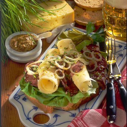 Deftiges Tilsiter-Brot Rezept Deftiges Tilsiter-Brot Rezept