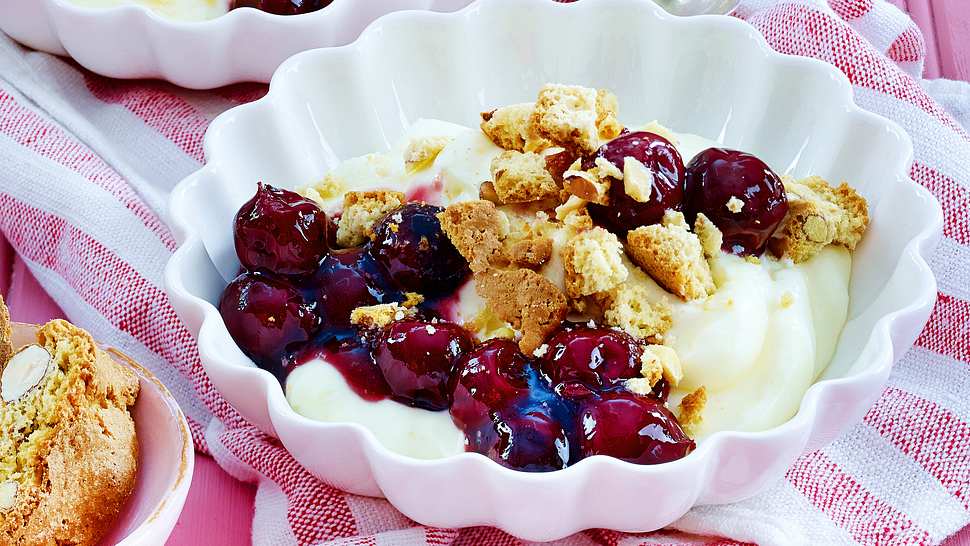 Kirsch-Pudding-Dessert - Foto: Food & Foto Experts