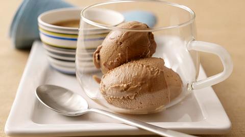 Dessert: Toblerone-Mousse Rezept - Foto: House of Food / Bauer Food Experts KG