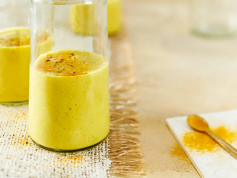 Detox-Smoothie mit Kurkuma Rezept Detox-Smoothie mit Kurkuma Rezept