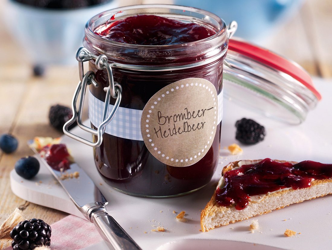 Brombeere - schwarzblaue Sommerbeere | LECKER