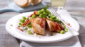 Dicke Bohnen in Gorgonzolarahm zu Hähnchenfilet Rezept - Foto: LECKER @ Bauer Media Group