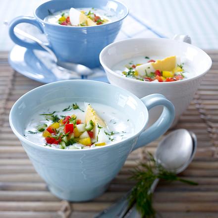 Dickmilch-Kaltschale mit Gurke und Ei Rezept