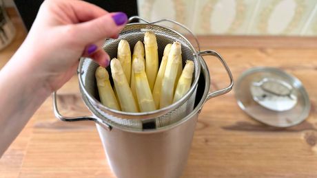 Die beste Spargeltöpfe im Vergleich - Foto: LECKER.de/Nicole Molitor
