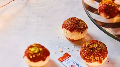 Die unglaublich starken Makronenbömbchen Rezept - Foto: LECKER @ Bauer Media Group