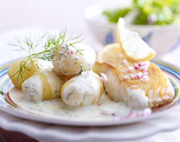 Dill-Béchamel-Kartoffeln mit Bratfisch Rezept | LECKER