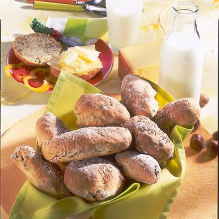 Dinkel-Nuss-Brötchen Rezept