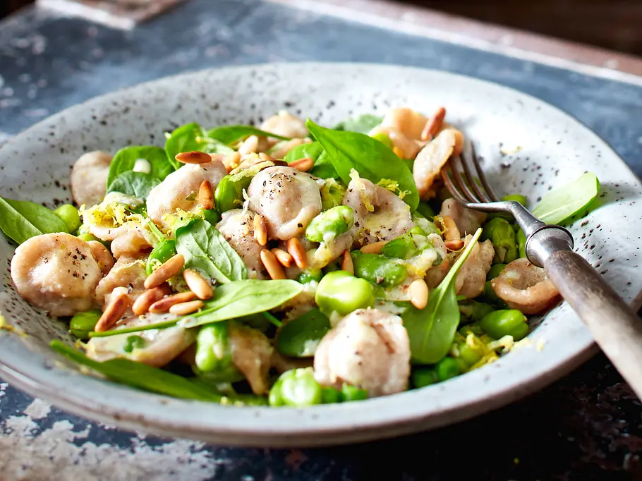 Dinkel-Orecchiette mit Erbsen und dicken Bohnen Rezept Dinkel-Orecchiette mit Erbsen und dicken Bohnen Rezept