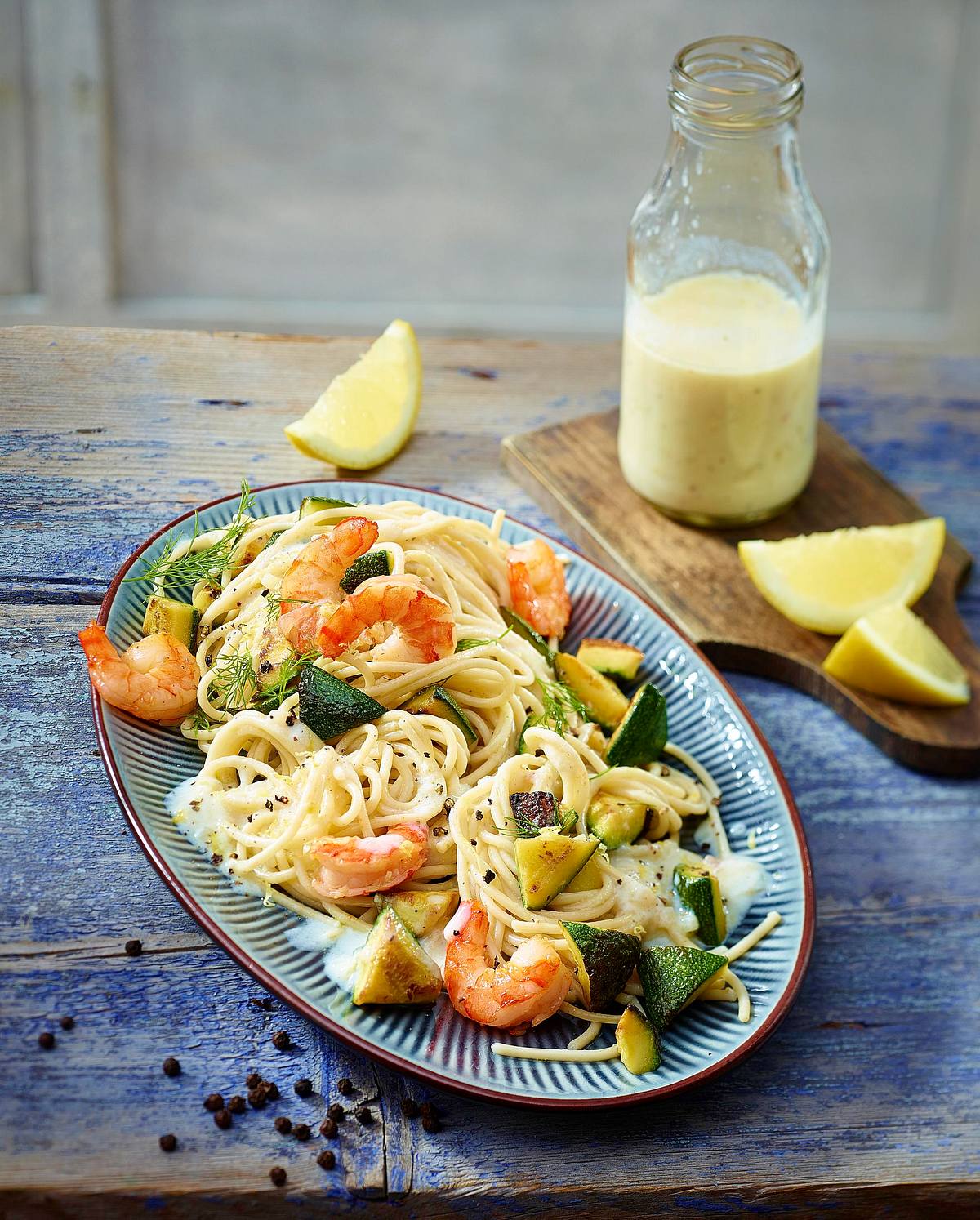 Dinkel-Spaghetti mit Garnelen und Zitronensoße Rezept