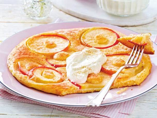 Dinkelpfannkuchen mit Äpfeln Rezept Dinkelpfannkuchen mit Äpfeln Rezept