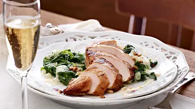 Dinner for One; 3. Gang: Chicken with Champagne Rezept - Foto: LECKER @ Bauer Media Group