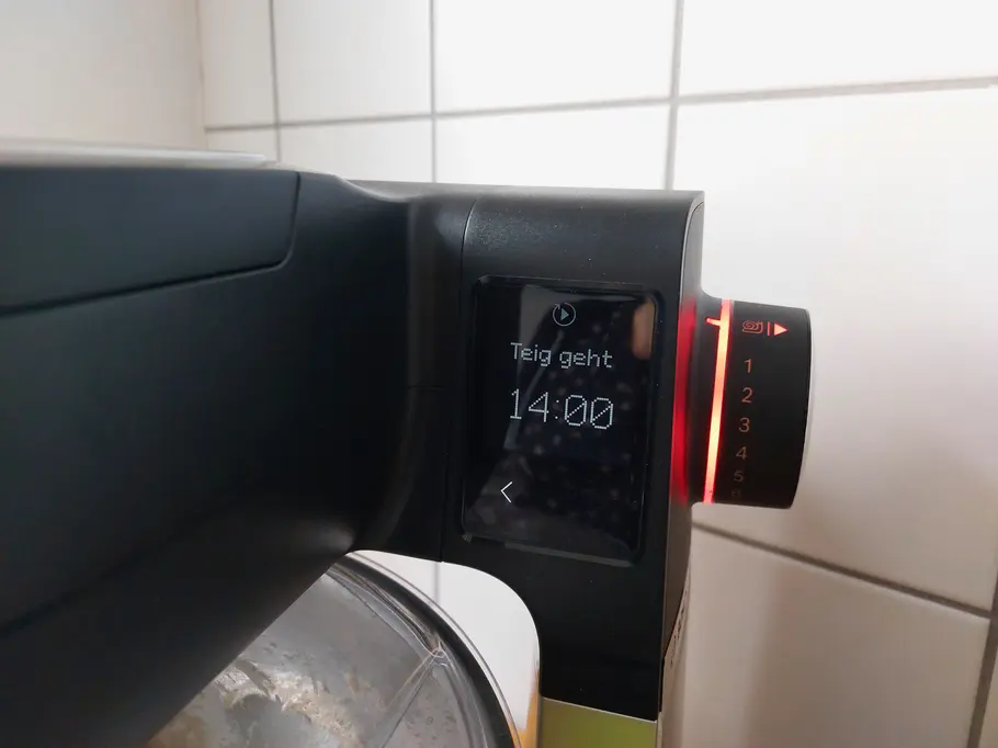 Display der Bosch MUMS6 mit automatischem Hefeteig-Programm Display der Bosch MUMS6 mit automatischem Hefeteig-Programm