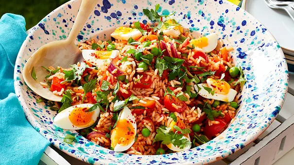 Reissalat-Rezepte: Djuvec-Reissalat mit Erbsen - Foto: LECKER @ Bauer Media Group Reissalat-Rezepte: Djuvec-Reissalat mit Erbsen - Foto: LECKER @ Bauer Media Group