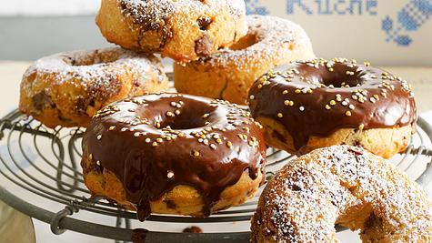 Zimt-Nougat-Donuts aus dem Ofen - Foto: House of Food / Bauer Food Experts KG