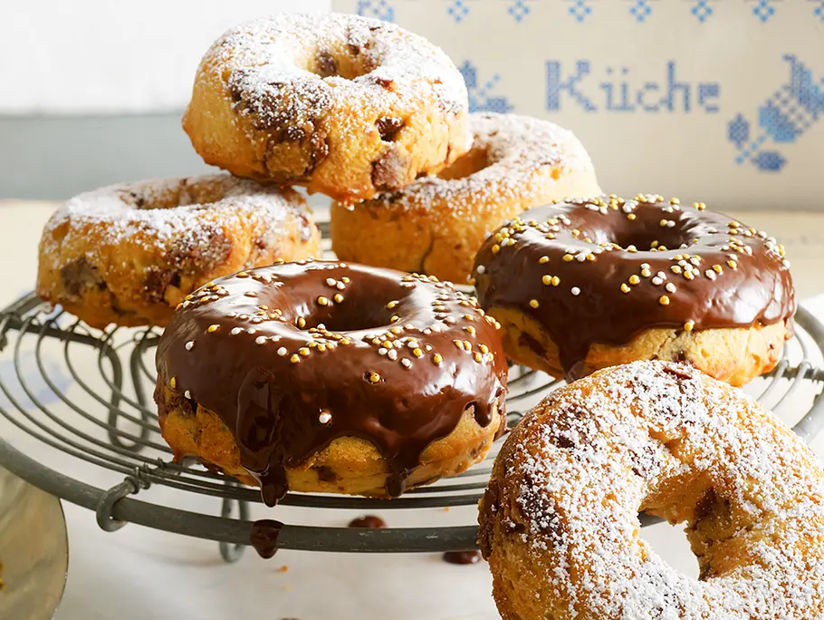 Zimt-Nougat-Donuts aus dem Ofen