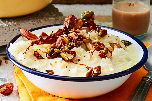 Doodh Pak süßer Milchreis mit Würz-Nüssen Rezept