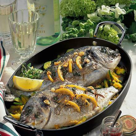 Dorade auf Zucchini-Safransoße Rezept Dorade auf Zucchini-Safransoße Rezept