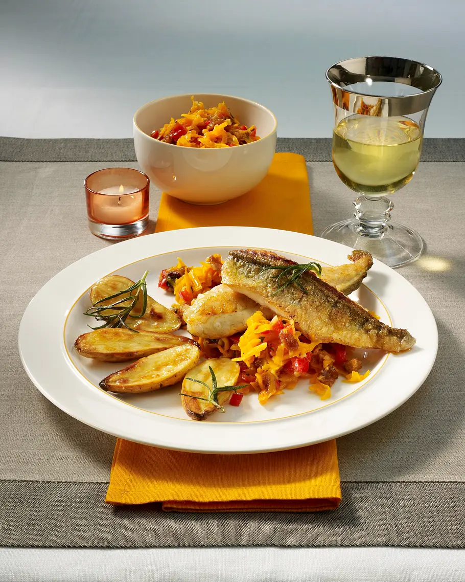 Dorade royal mit Kürbiskraut und Rosmarinkartoffeln Rezept