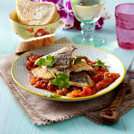 Doradenfilets mit frischer Tomatensoße (Rougaille) Rezept
