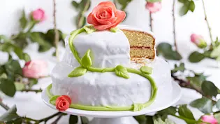 Dornröschens Hochzeitstorte Rezept - Foto: LECKER @ Bauer Media Group Dornröschens Hochzeitstorte Rezept - Foto: LECKER @ Bauer Media Group