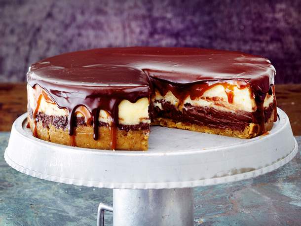 Double Cheesecake mit Karamell- und Schokoguss Rezept Double Cheesecake mit Karamell- und Schokoguss Rezept