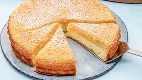 Dreh-dich-um-Kuchen mit Quark - Foto: ShowHeroes für LECKER @ Bauer Media Group