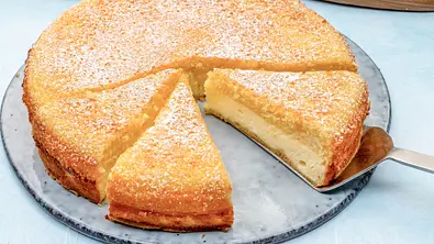 Dreh-dich-um-Kuchen mit Quark - Foto: ShowHeroes für LECKER @ Bauer Media Group