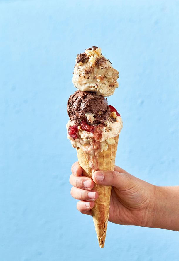 Dreierlei Eiscreme – Toffee-Eis, Schoko-Eis und Kirsch-Eis Rezept Dreierlei Eiscreme – Toffee-Eis, Schoko-Eis und Kirsch-Eis Rezept