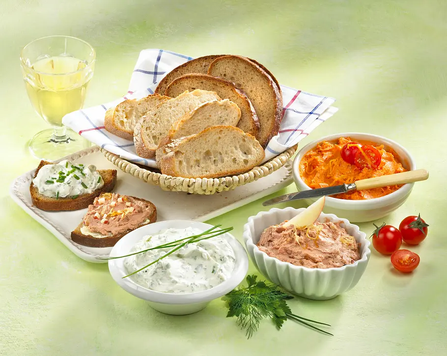 Dreierlei pikante Brotaufstriche Rezept