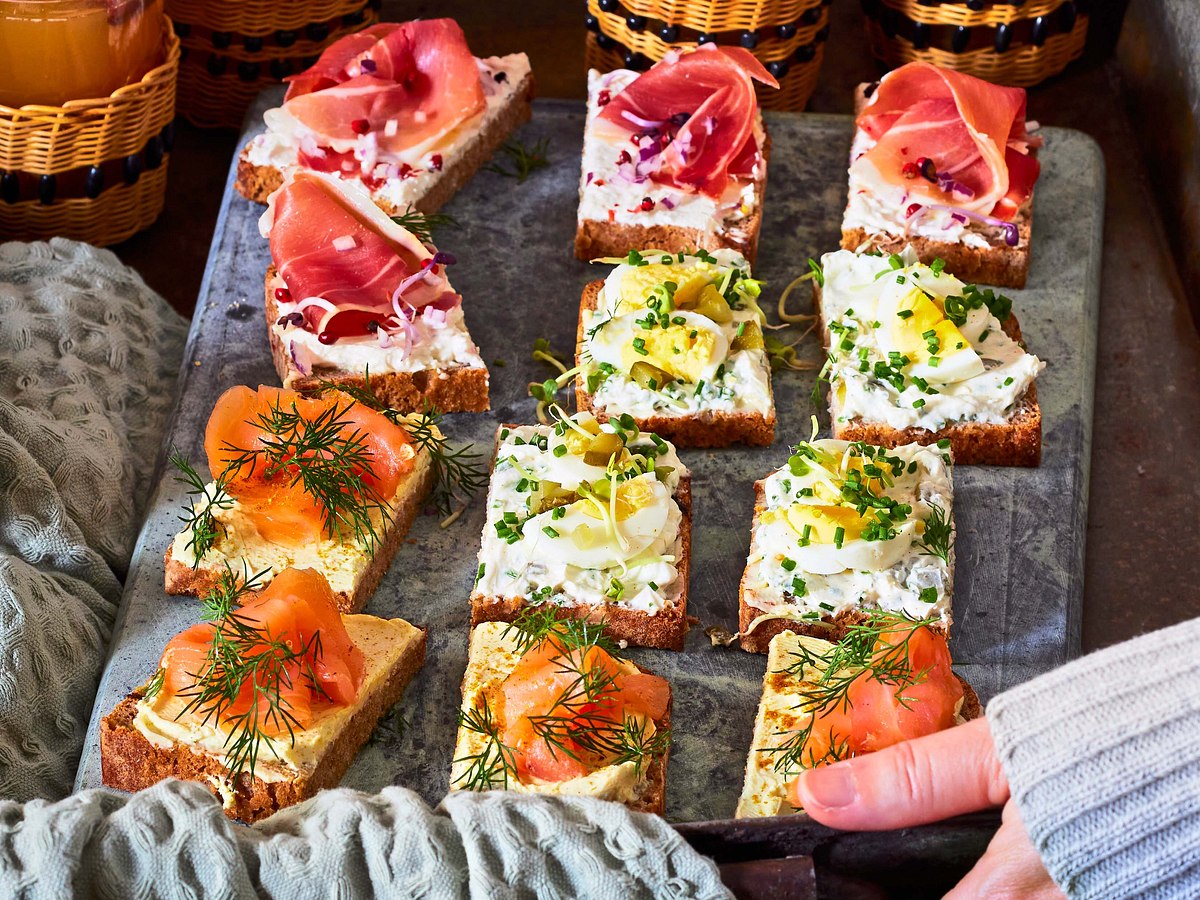 Dreierlei Smørrebrød mit raffinierten Toppings Rezept