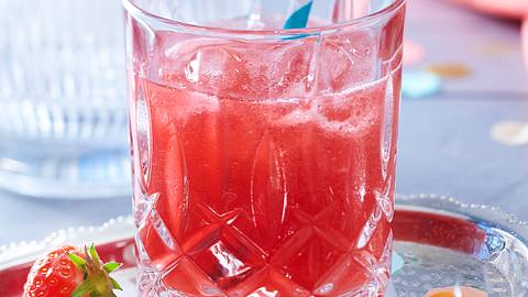 Drinks mit Erdbeeren - Foto: House of Food / Bauer Food Experts KG