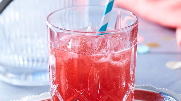 Drinks mit Erdbeeren - Foto: House of Food / Bauer Food Experts KG