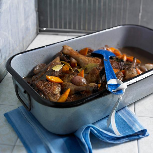 Duck au vine (Entenkeulen in Rotwein) Rezept